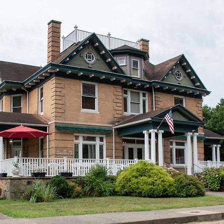 Elk River Hotel & Cafe Sutton Εξωτερικό φωτογραφία