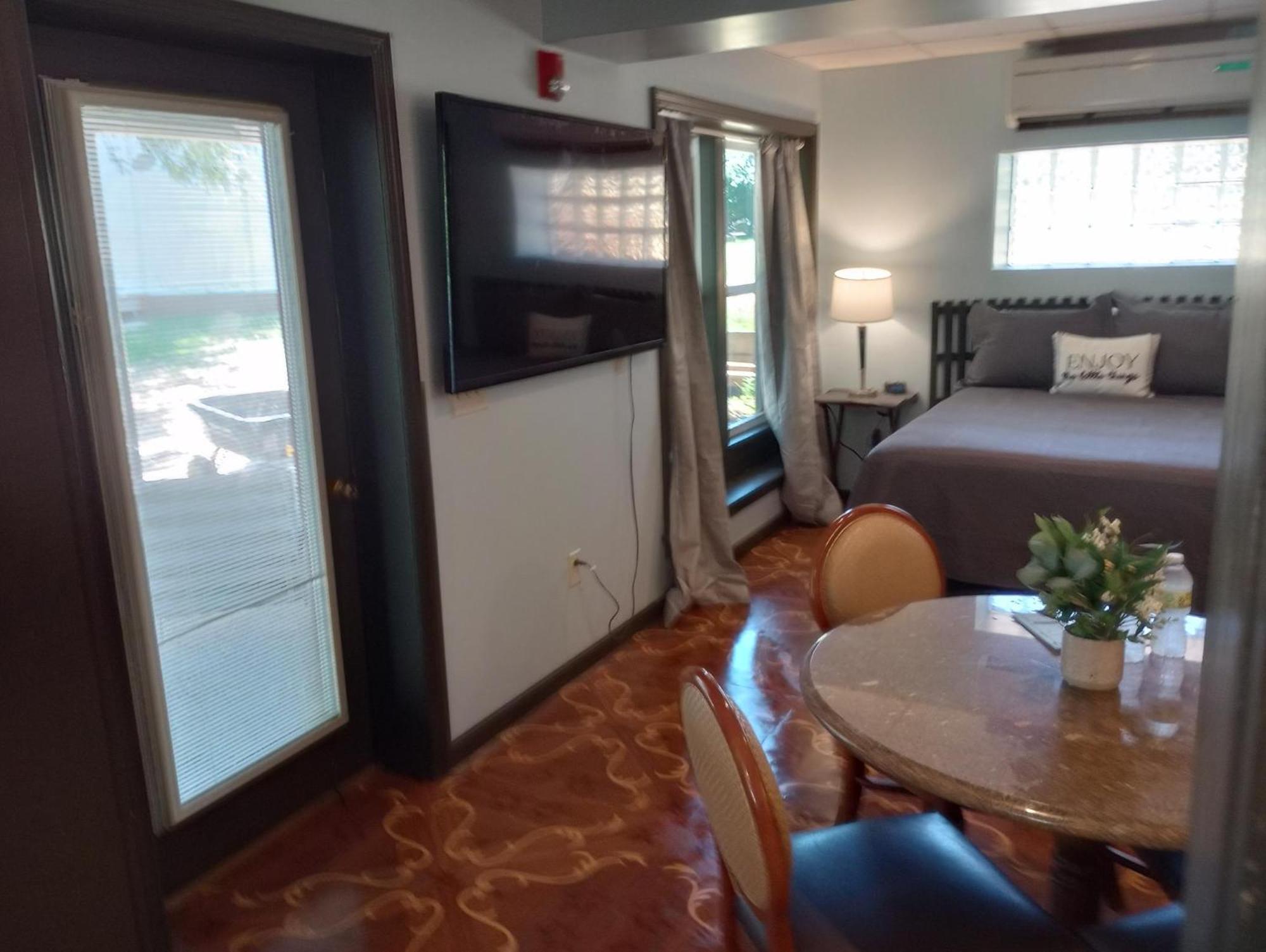 Elk River Hotel & Cafe Sutton Εξωτερικό φωτογραφία